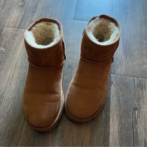 Tan Ankle Uggs